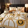 Gold luxury queen size designer bedding set 4pcs winter thick velvet duvet cover bed sheet with 2 pillowcases palace fashion queen size comforters sets covers