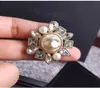 23ss Luxury Women Designer Brand Letter Brooches 18K Gold Plated Inlay Crystal Rhinestone Jewelry Brooch Letters Flower Pearl Roun4999574