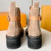 Stivaletto Beaubourg 1ACKCP Pelle di vitello scamosciata Pannelli laterali elastici stivali firmati stivali da donna stivali autunno inverno stivali con plateau Stivali moda di alta qualità