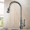 Rubinetti della cucina Rubinetto per lavabo Pull Dow di lusso con olio di lusso Arrivo all'ingrosso Ottone massiccio Girevole Miscelatore lavello a collo di cigno Spray Ta