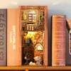 Architektura DIY HOUSE Cutebee DIY Książka Nook Perfel Wstaw Zestawy Dollhouse Eternal Bookstore 3D Wooden Bookend for Adult Xmas Prezenty 231212