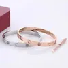 Menwomen Designer Bangle Love tornavida bileziği klasik c tasarım titanyum çelik takılar renksiz hipoalerjenik196w