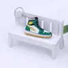 2024 Hot Selling Wholesale Designer Vance Keychain Basketball Shoes skateboardskor hänge sko mögel ryggsäck hängsmycken födelsedagspresent man