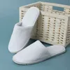 Pantoufles Pantoufles en coton blanc Hommes Femmes el Diapositives jetables Sandales de voyage à domicile Chaussures d'hospitalité Taille unique en vente 231212