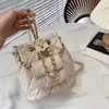 23a mochila moda feminina mini 17cm bolsa de ombro de couro diamante hardware dourado hardware metal fivela de luxo bolsa matelasse cadeia crossbody bun mãe bolsa bolsa de bolsa