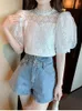Damenblusen, elegante Hemden für Frauen, weiße süße Spitze, schickes Puff-Kurzarmbluse, 2024 Sommermode, koreanisches lässiges O-Ausschnitt-Shirt