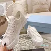 2024 Designer Damesschoenen jurk Nylon Casual Schoenen Klassieke Canvas Sneakers Wiel Dame Stylist Trainers Mode Platform Effen Verhoog