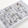 Moda 50pcs Lot Exquacitent Rhinestone Biżuteria Party Prezent Weselny Pierścionki zaręczynowe