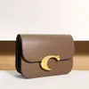 Kvinnors designer axelväska kedja crossbody väska cm557 guld stor c-formad guldspänne för mångsidig pendlingsdesigner säckar häll femmes cm557