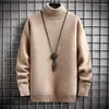 Herrtröjor Autumn Winter Turtleneck tröja fast färg Varma tröjor män stickade mode koreanska casual mens vita svarta kläder