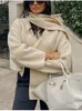 Damenjacken Elegante beige Schalkragen Frau Kurzer Wollmantel Lose V-Ausschnitt Langarm Strickjacke Herbst Lady Chic High Streetwear 231211