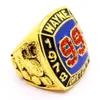 Les dimensions peuvent être personnalisables. Bague commémorative des joueurs de l'équipe Champion avec le même type de numéro numérique 9241I.