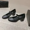 Tacchi alti da donna 2023 nuove scarpe Maryjane con cinturino autunno e inverno moda in pelle verniciata con diamanti grezzi