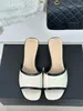 2024 Spring Luxures Designer Dames Slippers Sandalen schoenen Slide Summer Fashion brede platte slippers