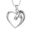 Hela funique Shining Heart Horse Pendant Halsband smycken Silver Tone Horse in Heart Necklace For Women Girl Mom Friends Be302o