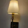 Lampa ścienna 2pcs Nordic LED proste białe światło nocne do salonu sypialnia wnętrza oświetlenia