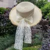Шляпы с широкими полями, летние женские модные кружевные кромки с литературным бантом, соломенная шляпа с плоским верхом и козырьком от солнца, красивые пляжные женские кепки для плавания