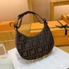 2024 Luxe Winter Fashion Bag Shell Fashionable Nieuwe Dames veelzijdige onderarmtas Een schouder lente/zomer