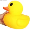 Bath Toys Giant Rubber Duck STORA 10.3 "Vattentät nr 'Bebe' Noise Rubber Funny Yellow Duck/Ducikes Bath/Pool/Water Toy Without Hole Q231212