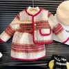 Abiti da ragazza inverno abiti da tweed set da tweed set di giacche da bambini caldi giunci di moda coreana in pizzo coreano maglietta per bambini natalizia da bambina natalizia 231212 231212