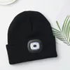 Bérets LED Lumière Tricoté Chapeau Bonnet Casquettes Hiver Sports De Plein Air Nuit Randonnée Pêche Camping Glow Chaud Élastique Bonnet Unisexe Phare