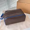 Старая цветочная косметическая сумка Женщины DOPP Kit Cit Tuealt Bags Закрытие 46763 Двойная застежка на молнии кожаная отделка