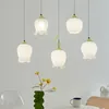 펜던트 램프 Sandyha 현대 샹들리에 LED 유리 유리 유리 흰색 및 녹색 가정용 식당 램프에 적합합니다.
