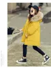 Down Coat Fashion Winter Girls Coats 2023 Tonåringar pojkar Girs Jacket Real Raccoon päls krage barn långa kläder barn parka