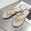 Pantoufles strass dames et sandales mode luxe tongs femme tongs élégant designer été 2023 bas plat maison