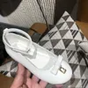 Marke Mädchen Lederschuhe Metall Logo Dekoration Baby Sneakers Größe 26-35 Inklusive Schuhkarton Designer Kind Prinzessin Schuhe 5. Dezember