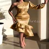 Goldern sexy une robe de bal épaule 2024 robe de soirée courte serrée