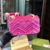 مصممي Luxurys عالية الجودة Women Women Counter Bag Fashion Velvet على شكل قلب على شكل قلب محافظ حقائب الظهر حقيبة ظهر للتسوق مربعة