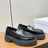 Högkvalitativ retro stil äkta läder loafers runda tår affärsformella Oxford -plattformar utsmyckade paljetterade lyxdesigners för fabrikskor med låda med låda