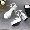 Chunky Block Platform Sandaler Heel Diamond Decoration Buckle Open Toes Women's Designers Leather Outrole Evening Party Shoes Storlek 35-41