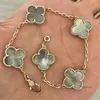 Van Clover Bracelet Designer Jewlery Rose Gold Bracelets pour femme Luxury Silver Four Leaf Charm Braclet avec boîte 724