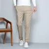 Suisses masculines Lansboter khaki printemps et été lyocell coton pantalon décontracté pantalon slim.