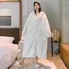 Vêtements de nuit pour femmes Femmes Pyjamas à capuche Blanc Flanelle Chemise de nuit Robe d'hiver épais chaud longue chemise de nuit