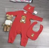 Primavera outono bebê marca macacão criança manga longa macacões urso dos desenhos animados infantil onesies + chapéus babadores 3 peças conjunto