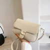 Design léger de luxe Litchi motif couleur unie petit sac carré 2024 nouveaux sacs à bandoulière populaires simple épaule Oblique Straddle femmes