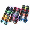 20 pcs / lot Lunettes de soleil classiques pour hommes multicolores Femmes et hommes Lunettes de soleil de plage Lunettes de soleil pour enfants UV400 Square Style229J