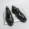 Sapatos de vestido 2023 moda masculina social casamento homens derby patente couro casual preto baile