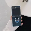 Capa de telefone luxuosa com padrão de grão de crocodilo para Samsung Z Flip 5 Retro galvanizada TPU traseira de couro PU capa protetora capa dobrável com gancho de dedo antiderrapante