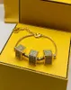 2023 Bracelets de créateurs F Small Man Diamond Bracelet de conception unique Cadeau de fête Bijoux de mariage avec boîte4962742