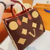 Designer shopping bag Plush winter totes Luxury lady temperament large capacity shoulder bag Classic star letter pattern womens ha223t