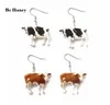 Dangle Chandelier Trendy Farm Animal Noir Blanc Et Jaune Couleur Bovins Vache Imprimer Acrylique Charme Boucles D'oreilles Pour Les Femmes Drôle Fashio4185810