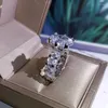 Кольца кластера Роскошно великолепный набор из двух предметов в форме сердца с бриллиантами для пары для женщин Геометрический рождественский подарок Банкетные украшения