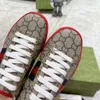 Designer män kvinnor avslappnade skor bi orm tiger sneakers chaussures äkta lädersko broderi klassiska tränare guccilys sko sneaker skor