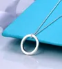 Même T rond anneau collier femmes039s argent mode bijoux chaînes pour femmes colliers cercle acier sceau lettre pendentif Clavicl9484816