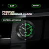 Nouveau Autres appareils électroniques automobiles Horloge de voiture lumineuse Automobiles Interne Stick-On Mini montre numérique Mécanique Horloges à quartz Ornement automatique Accessoires de voiture Cadeaux