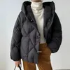 Parkas de plumón para mujer Moda de invierno 90% Chaqueta corta con plumón de pato blanco Mujer Grueso Cálido Tipo suelto Con capucha Abrigo acolchado con diamantes Outwear 231212